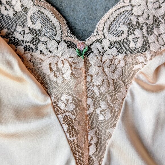 Vintage Chantilly Maidenform Beige Lace Satin Chemise Slip Nightie - Picture 4 of 9